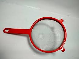 مصفى عصير استلس ف بلاستيك وسط