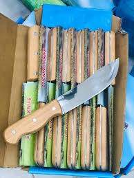 سكينه بيد خشب كبيره